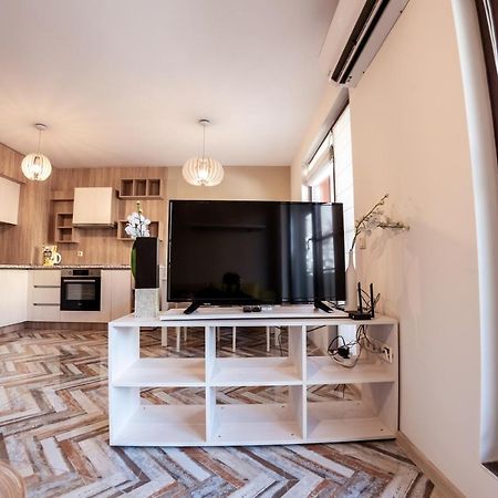 Bright 1Bdr Apartment With A Balcony Sofia Esterno foto
